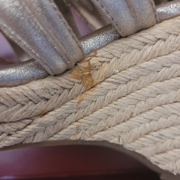 Champagne Wedge Sandals - ergonomic designing - Picture 6 of 7